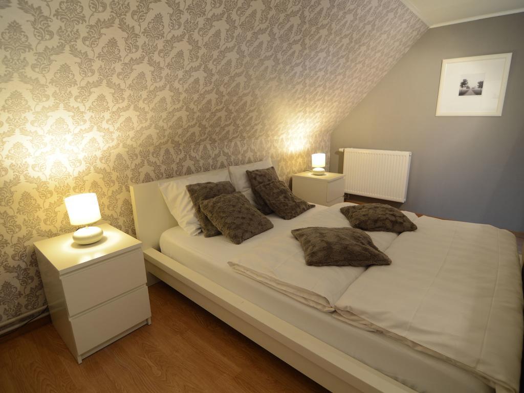 Charming Holiday Home In Zele Near The Forest 外观 照片