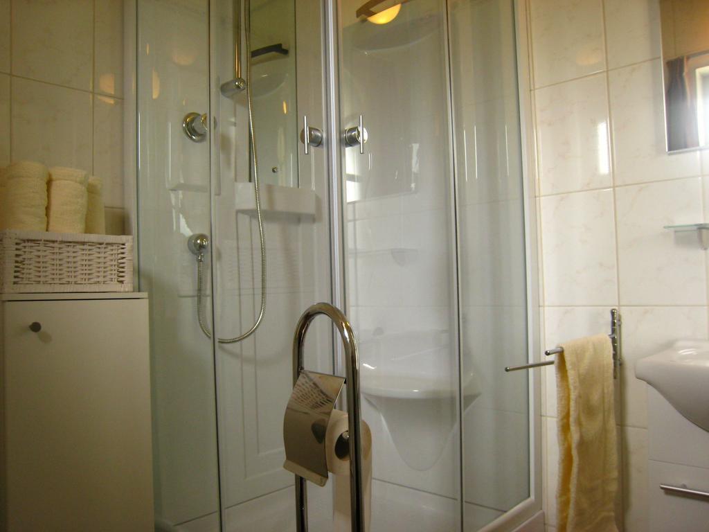 Charming Holiday Home In Zele Near The Forest 外观 照片