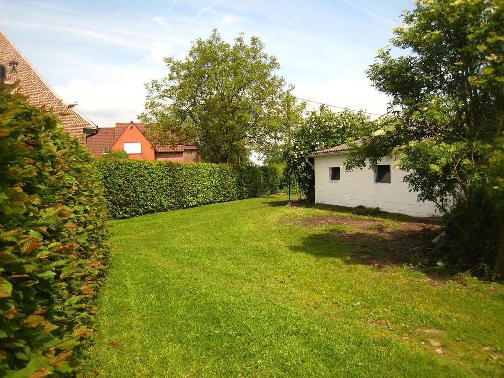 Charming Holiday Home In Zele Near The Forest 外观 照片